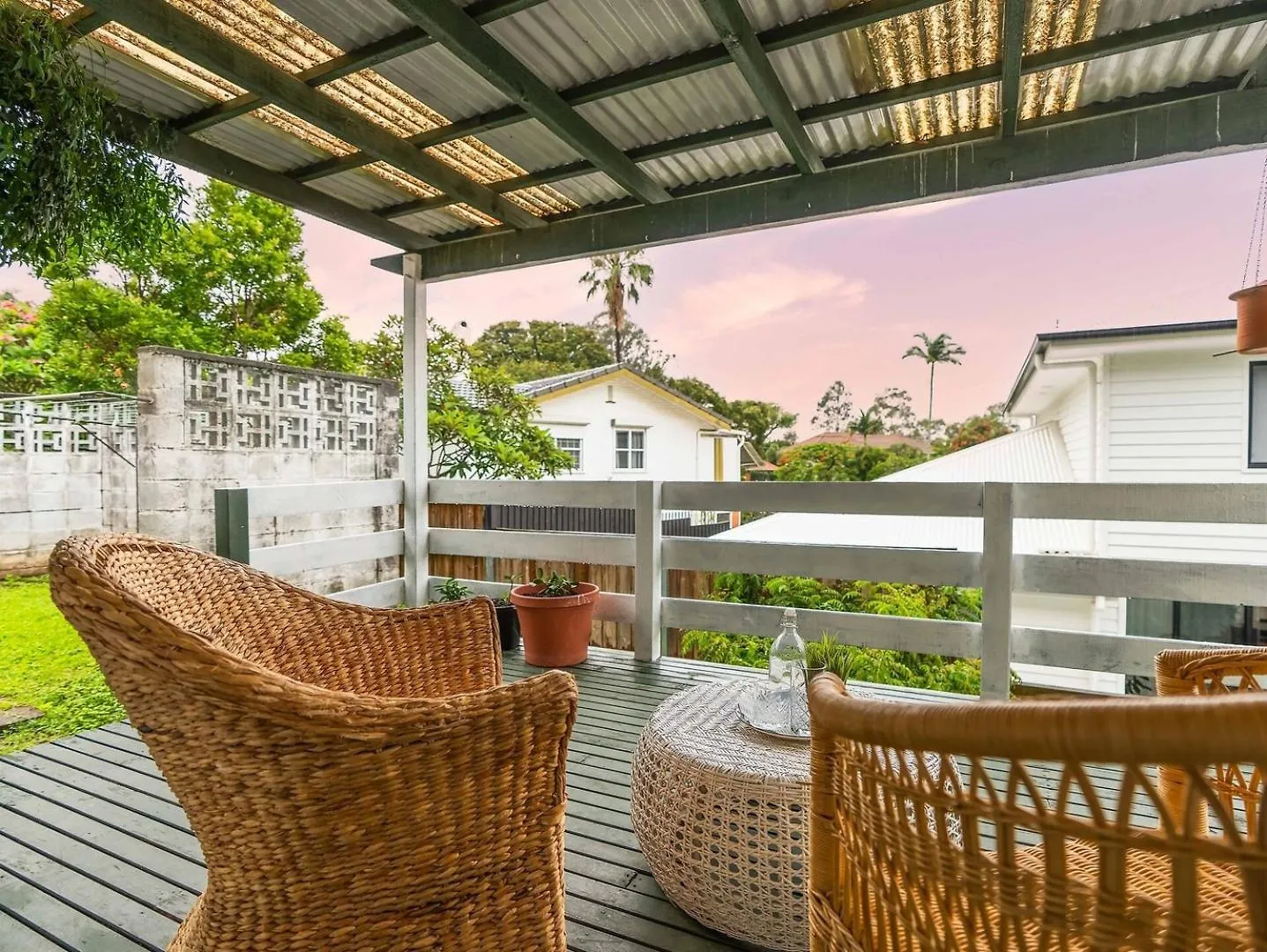 Quiet 4Br Haven Home With Green Surroundings contacts